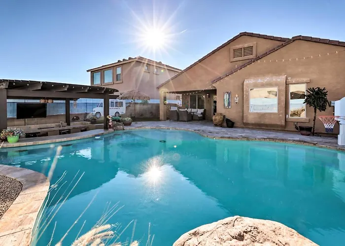W/ Swim-up Bar, Heated Pool & Slide Holiday home Maricopa