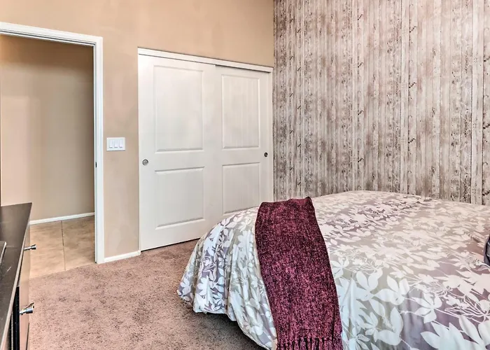 W/ Swim-up Bar, Heated Pool & Slide Holiday home Maricopa